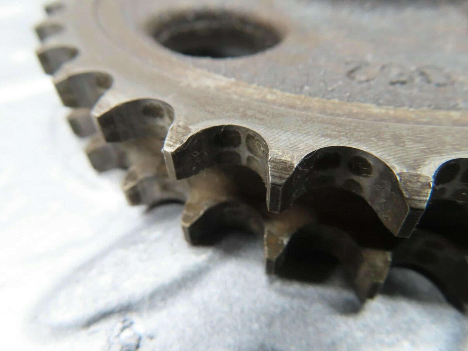 16693 Mercedes-Benz C107 380SLC Camshaft Timing Gear 1160520601