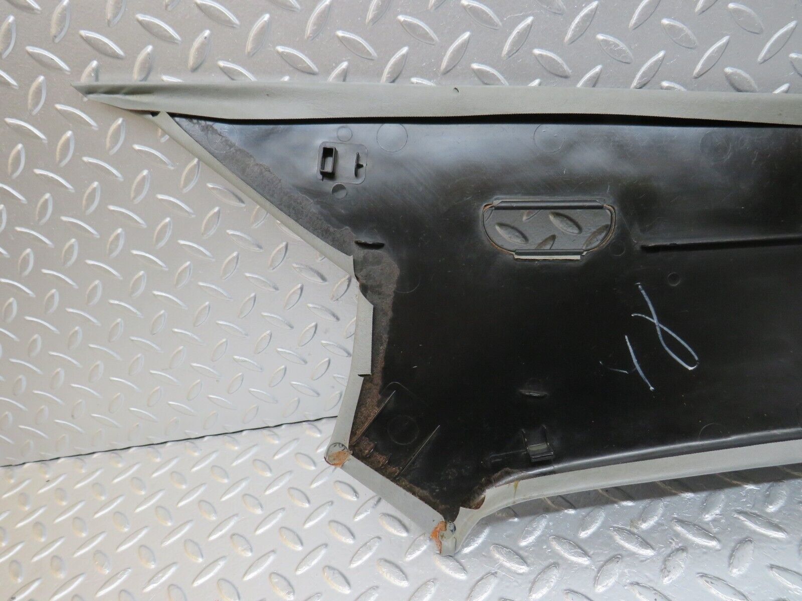 33576 Mercedes-Benz W201 190E 2.0L C Pillar Cover Trim Right Grey 2016950244