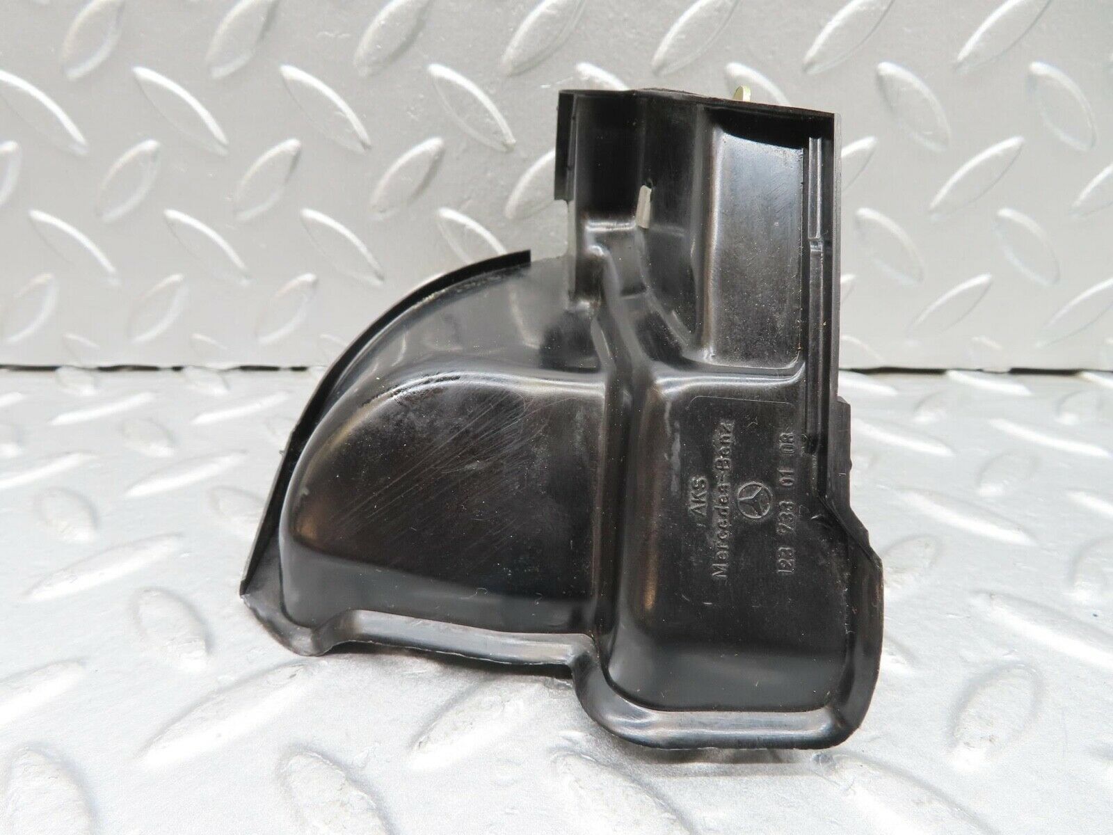 16053 Mercedes-Benz W123 280E Rear Left Door Lock Mechanism 1237330108