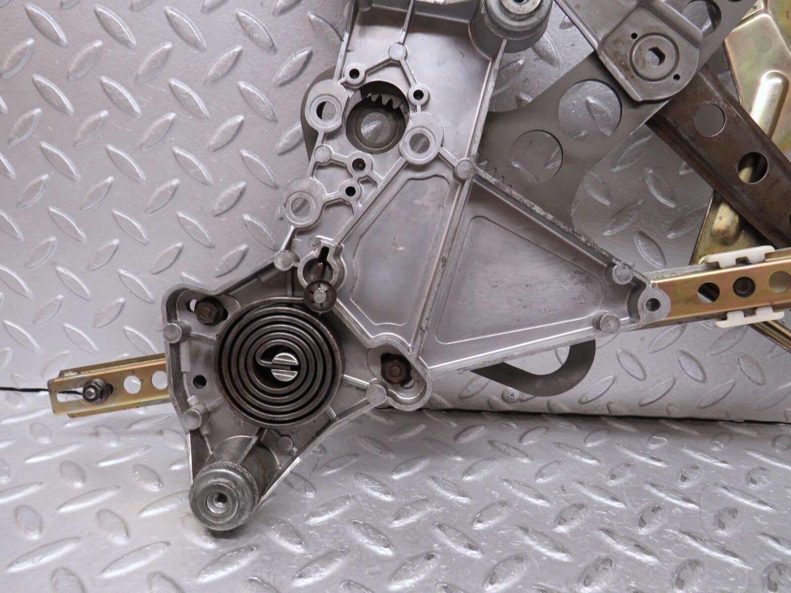 37123 Mercedes-Benz C126 420SEC Coupe Rear Left Window Regulator Mechanism