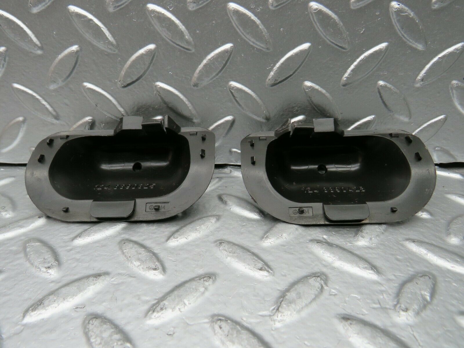 22624 Mercedes-Benz C124 E220 Washer Nozzle Cover Pair 1248890325 1248890425