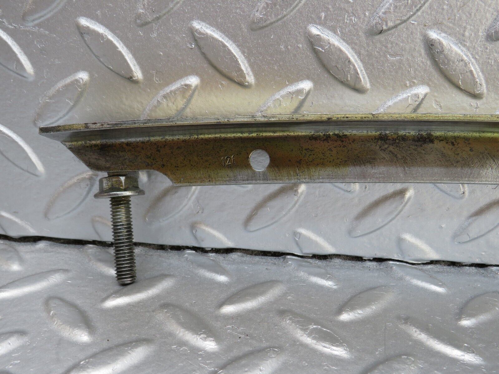 34302 Mercedes-Benz C126 380SEC Coupe Front Right Door Window Channel