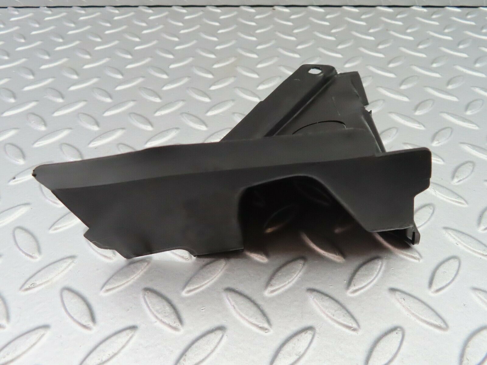 6726 Mercedes-Benz S124 E220 Wagon Covering Side Member Right 1246281007