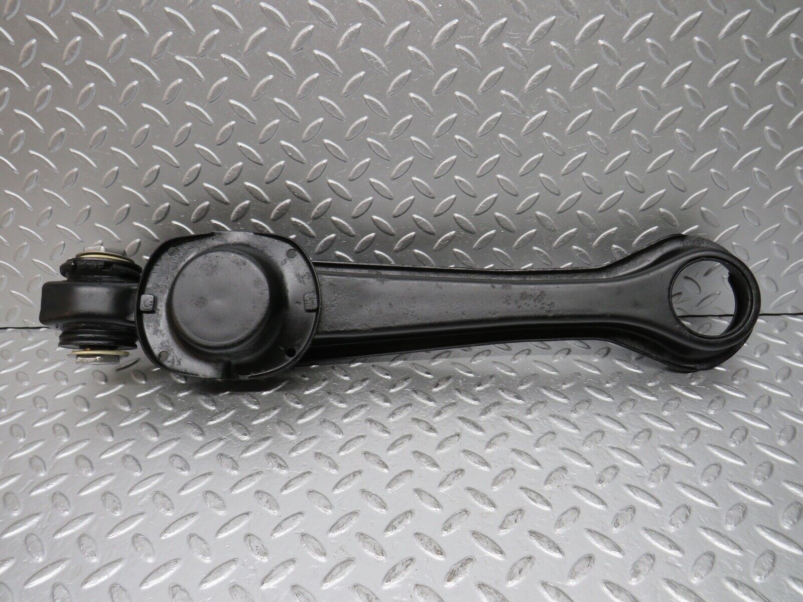 0392 Mercedes-Benz W108 280SE Rear Axle Spring Coil Mount