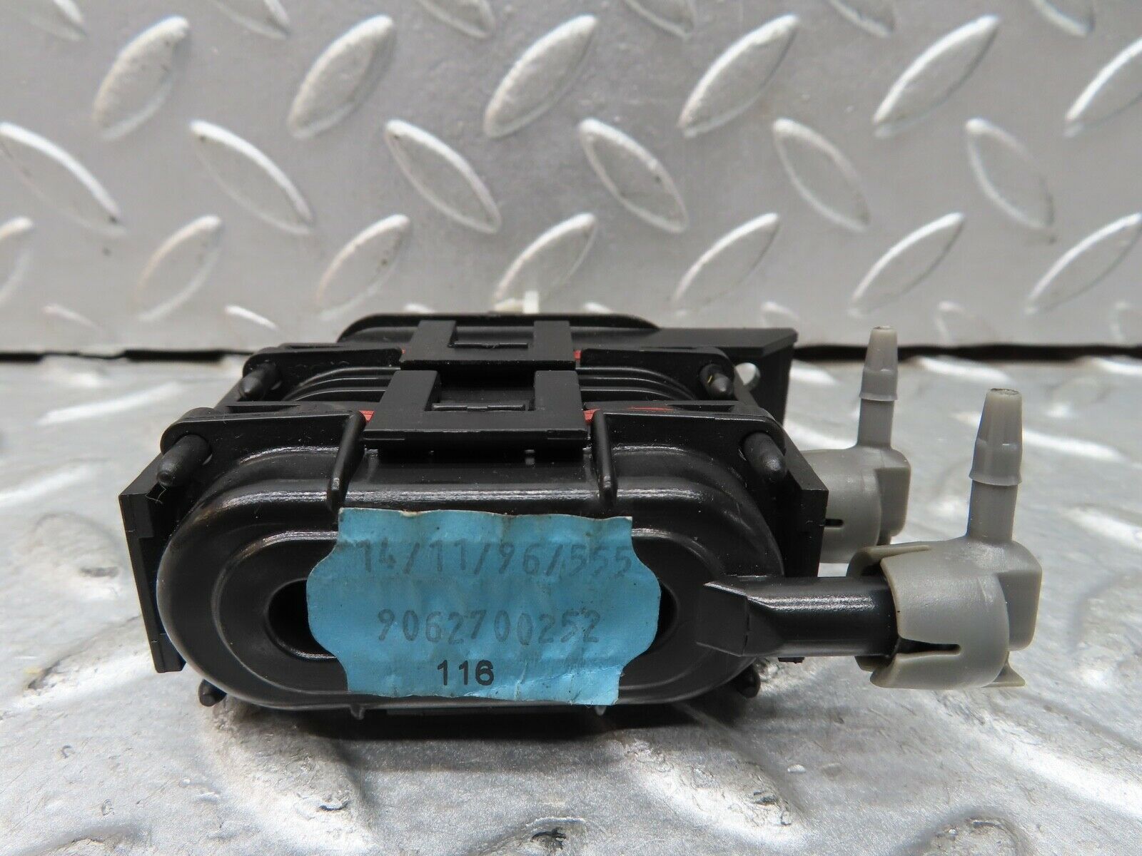 19398 Mercedes-Benz C140 CL420 Coupe Heater Box Vacuum Actuator 9062700252