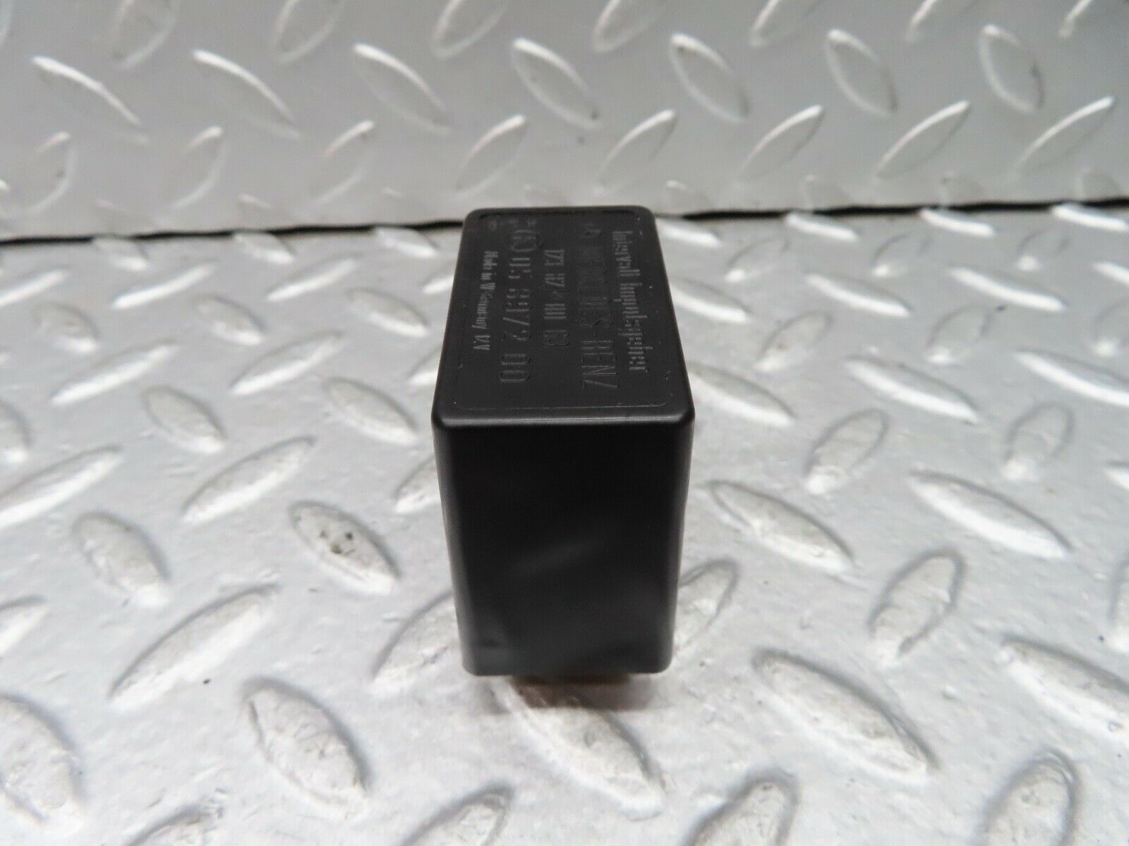 18195 Mercedes-Benz W123 200 Wiper Control Relay 1238210063