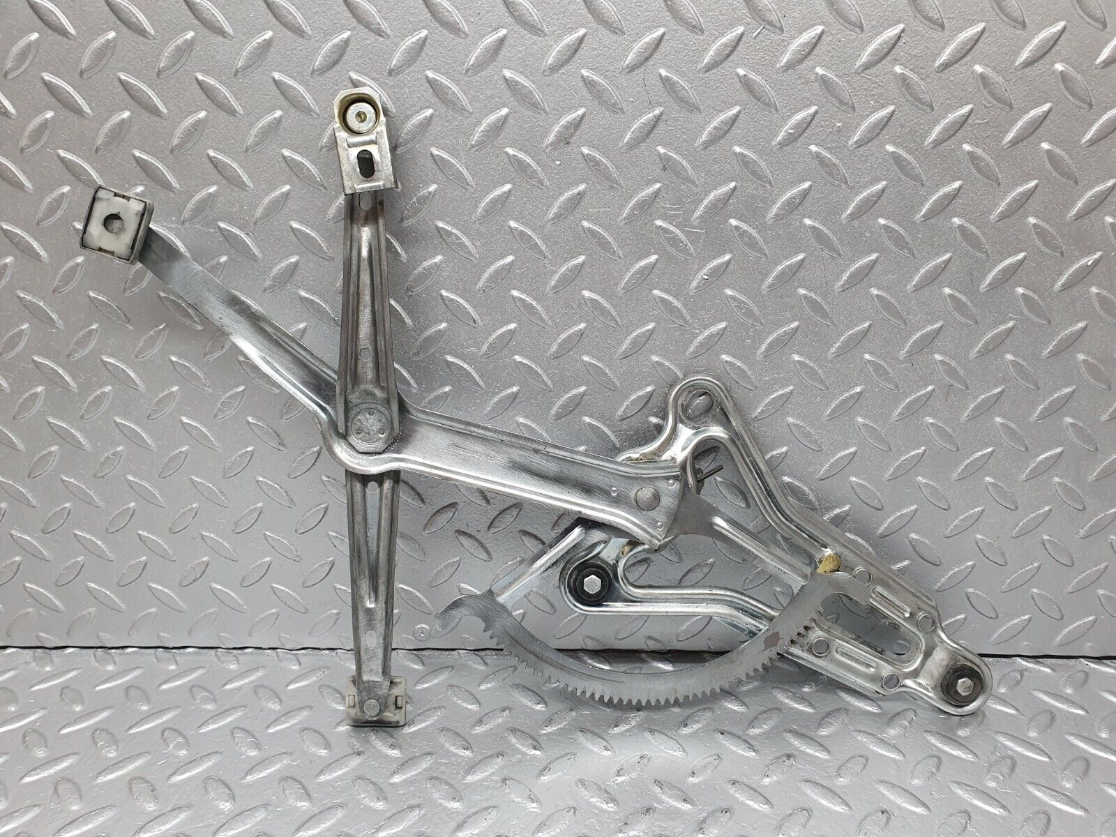 41400 Mercedes-Benz W124 200E Front Right Power Window Regulator