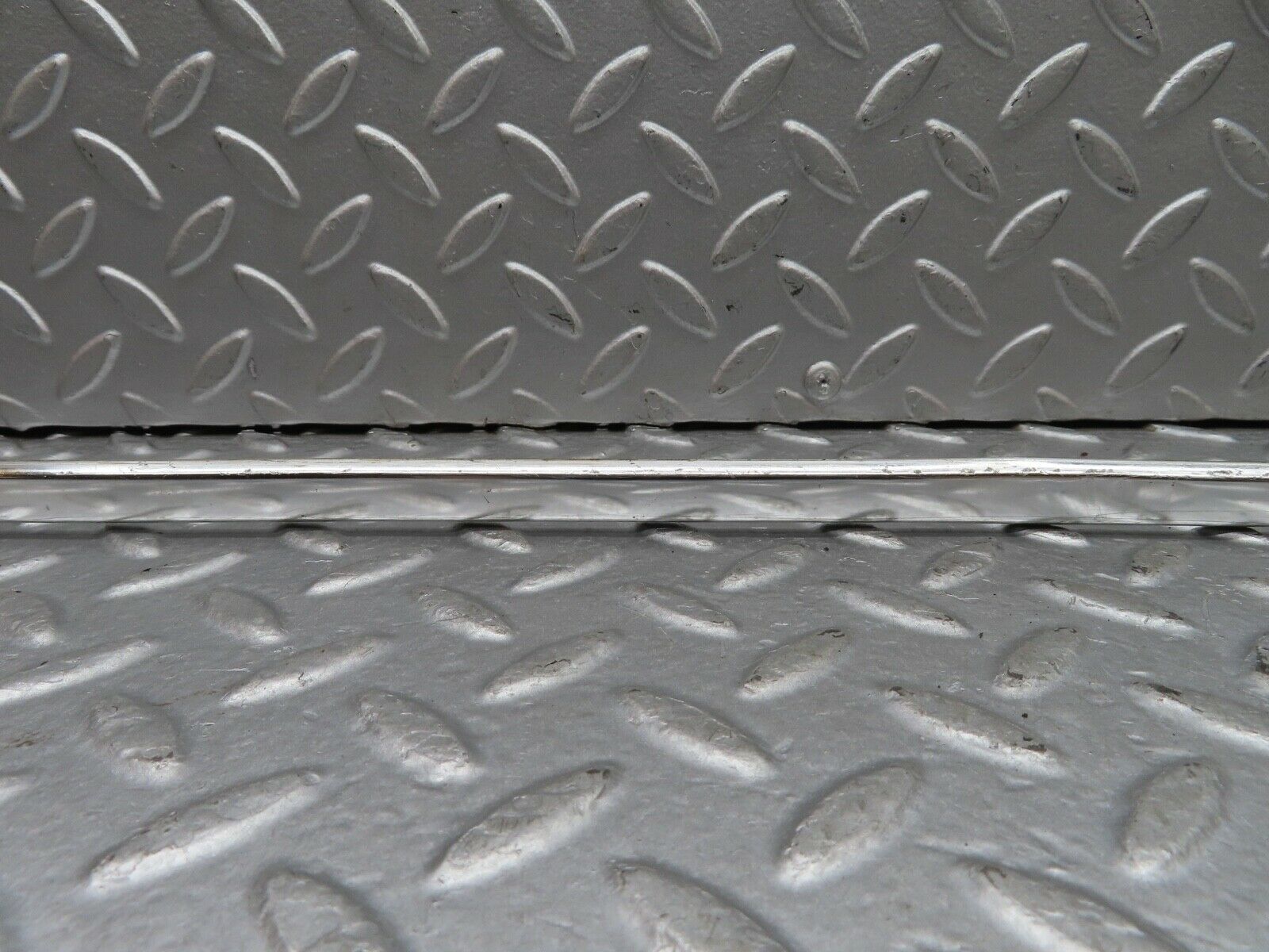 18931 Mercedes-Benz W121 190b Ponton Rear Windscreen Lower Chrome Trim