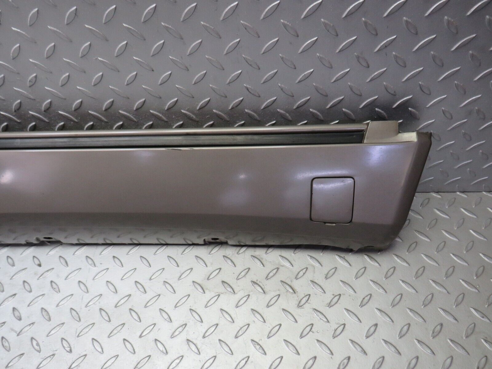 36607 Mercedes-Benz W201 190E 2.0L Side Skirt Right 2016906440 2016980930 2016981130