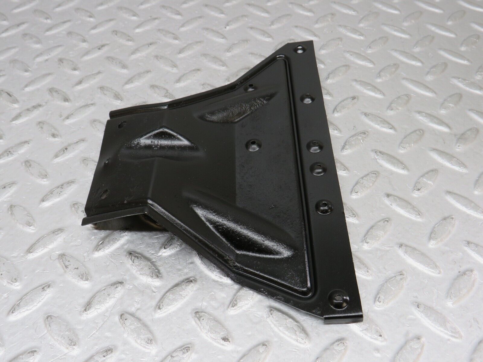 35783 Mercedes-Benz W108 Engine Bay Wire Cover