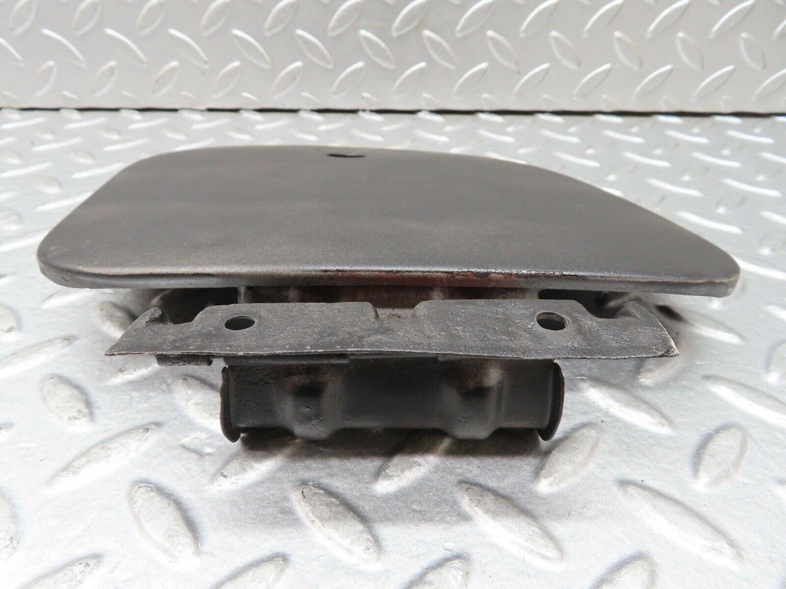 18718 Mercedes-Benz W120 W121 Ponton Fuel Tank Flap Cap