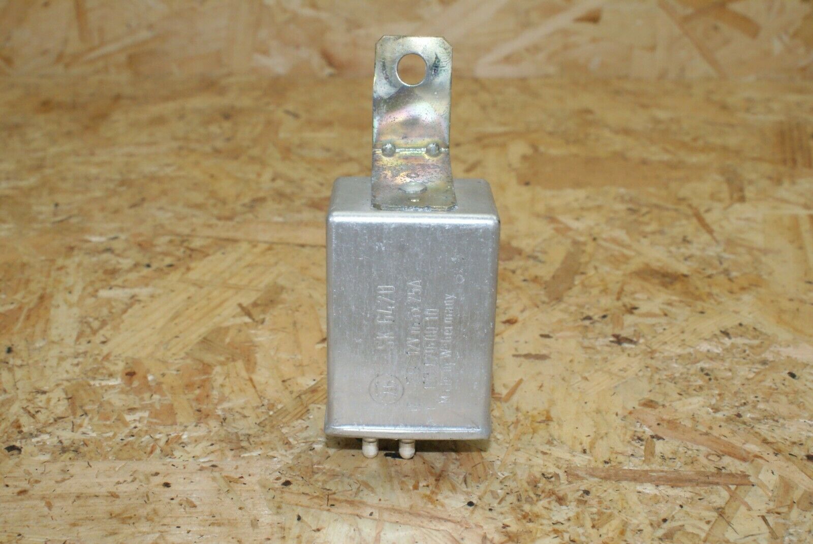 2299 Mercedes-Benz W123 280E Rear Heated Windscreen Relay 1078200010