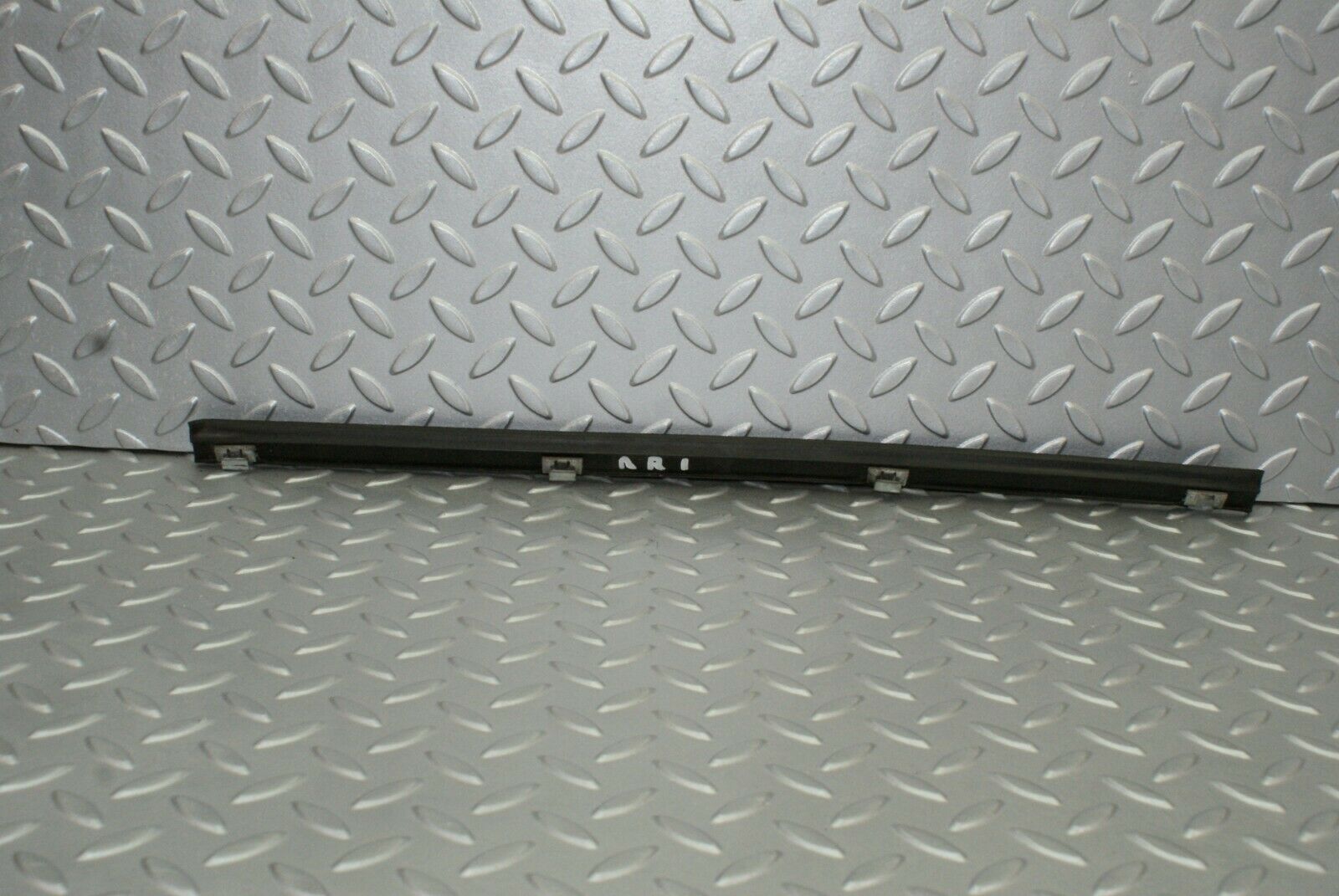 2650 Mercedes-Benz W116 350SE Glass Seal Trim Rubber Rear Right