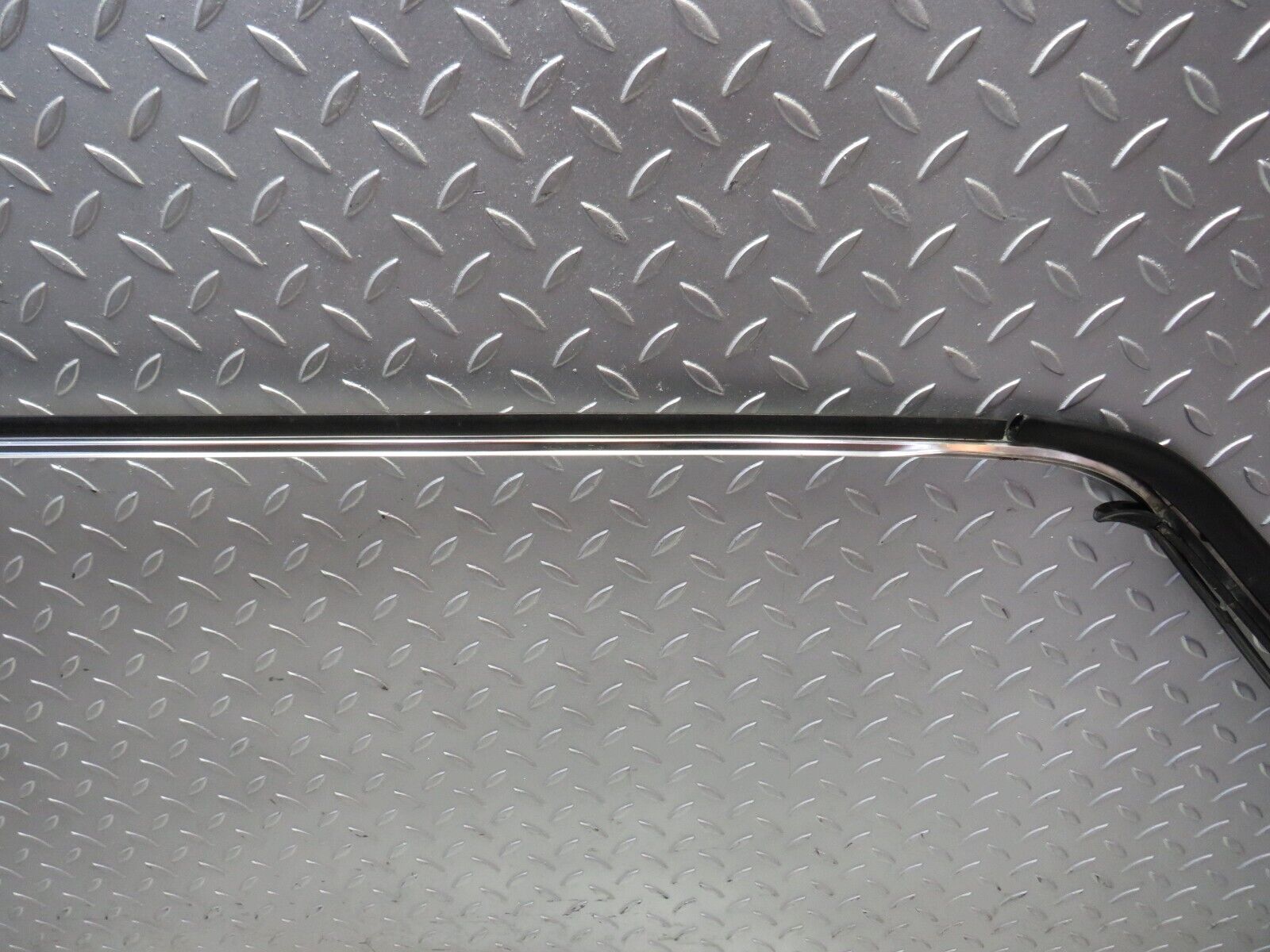 27483 Mercedes-Benz W123 280E Roof Chrome Moulding Trim Left Side