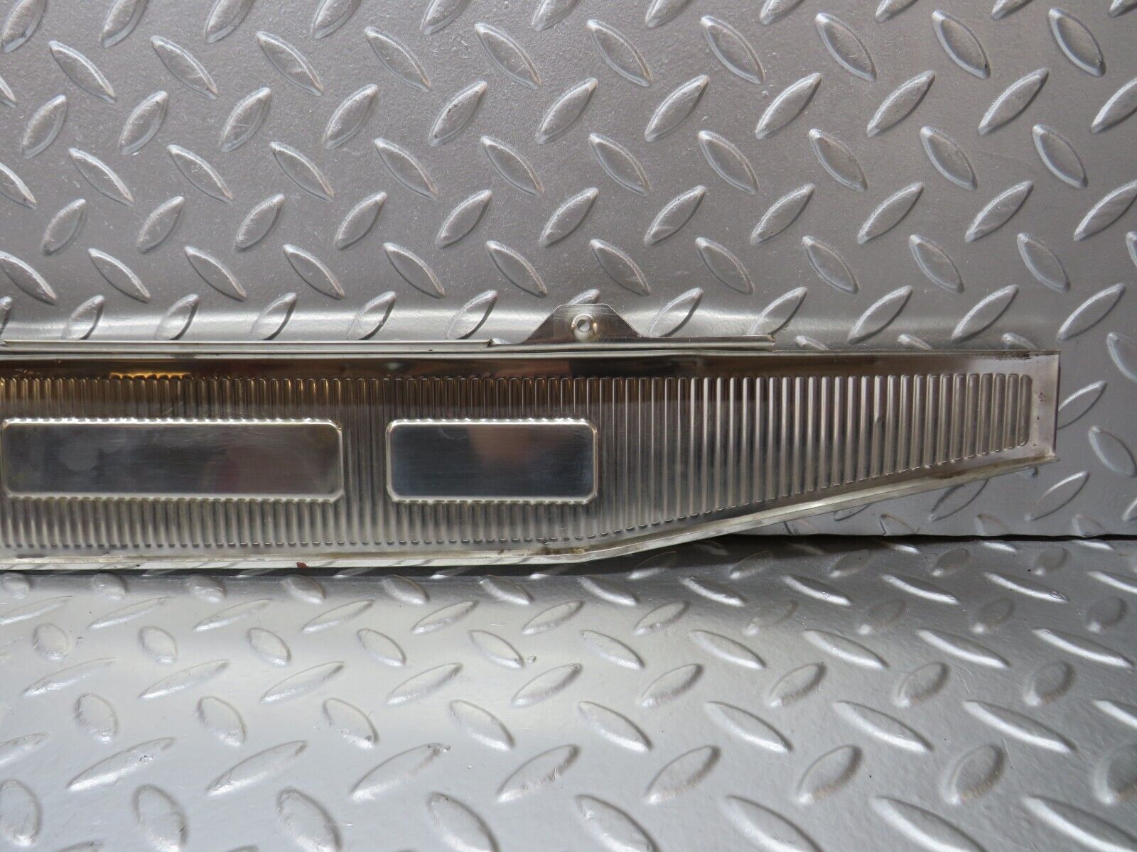 31216 Mercedes-Benz S124 220TE Wagon Trunk Edge Chrome Moulding 1246980089