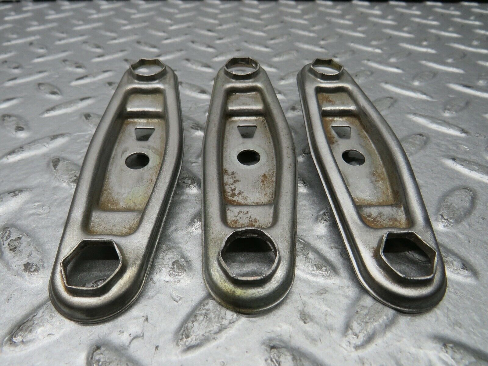 21866 Mercedes-Benz W123 Fuel Injector Brackets