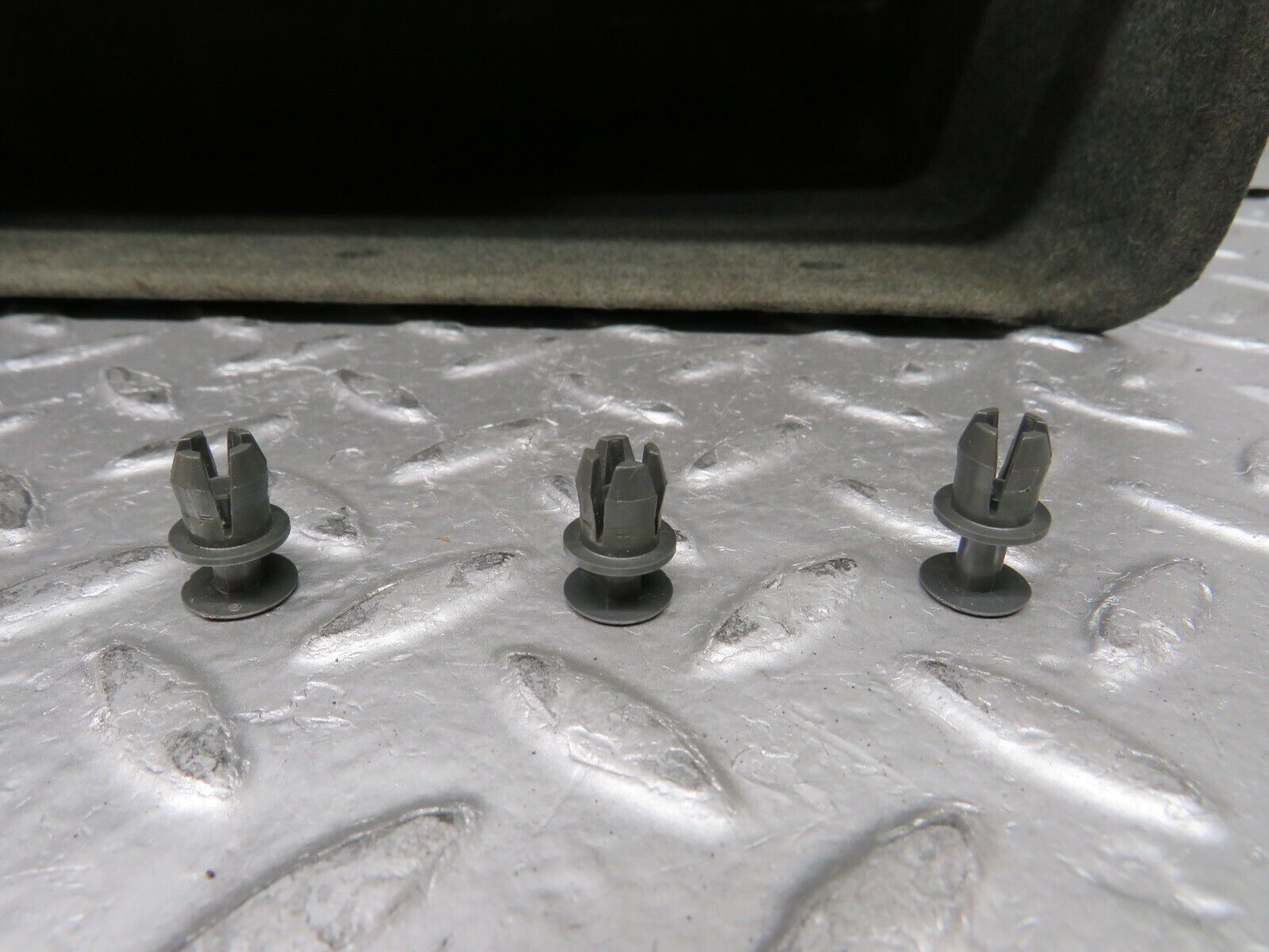 26760 Mercedes-Benz W123 240D Glove Box 1236890491