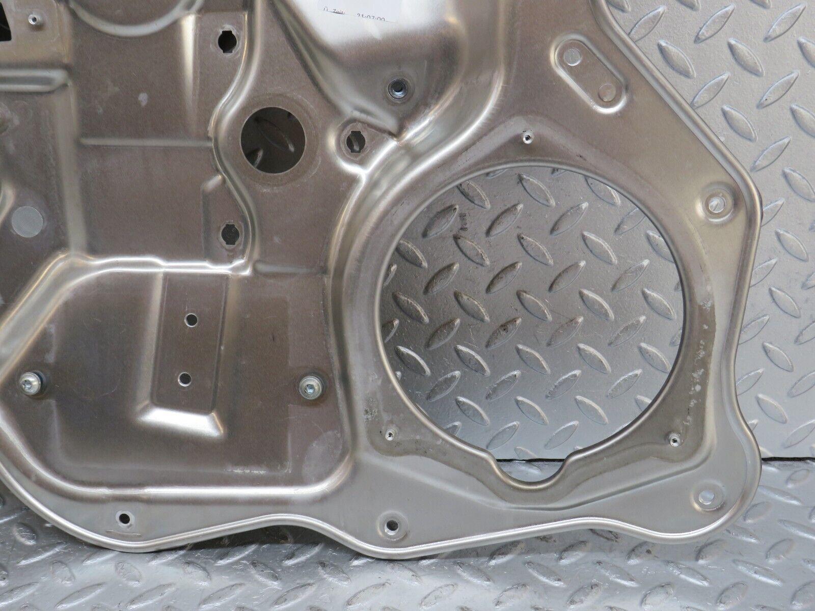 35107 Mercedes-Benz W221 Rear Left Window Regulator Support Panel