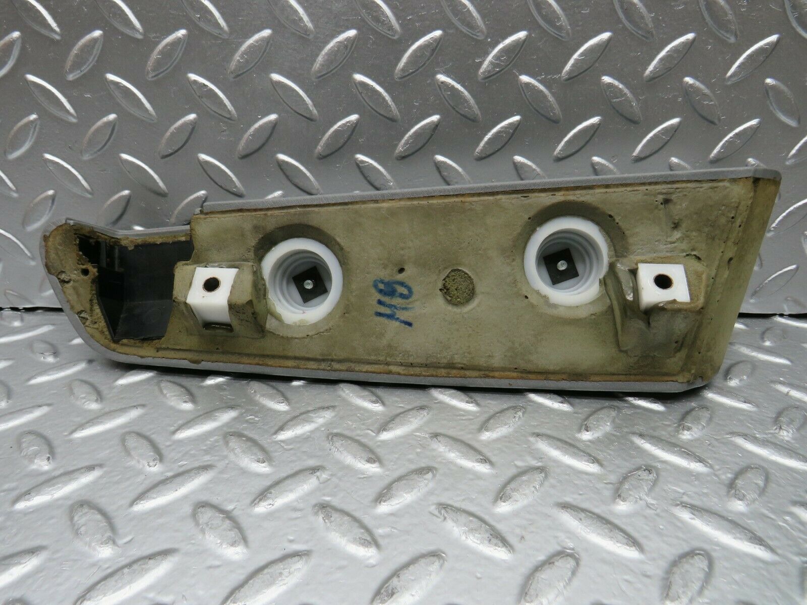 22525 Mercedes-Benz C124 E220 Coupe Rear Left Side Arm Rest Grey