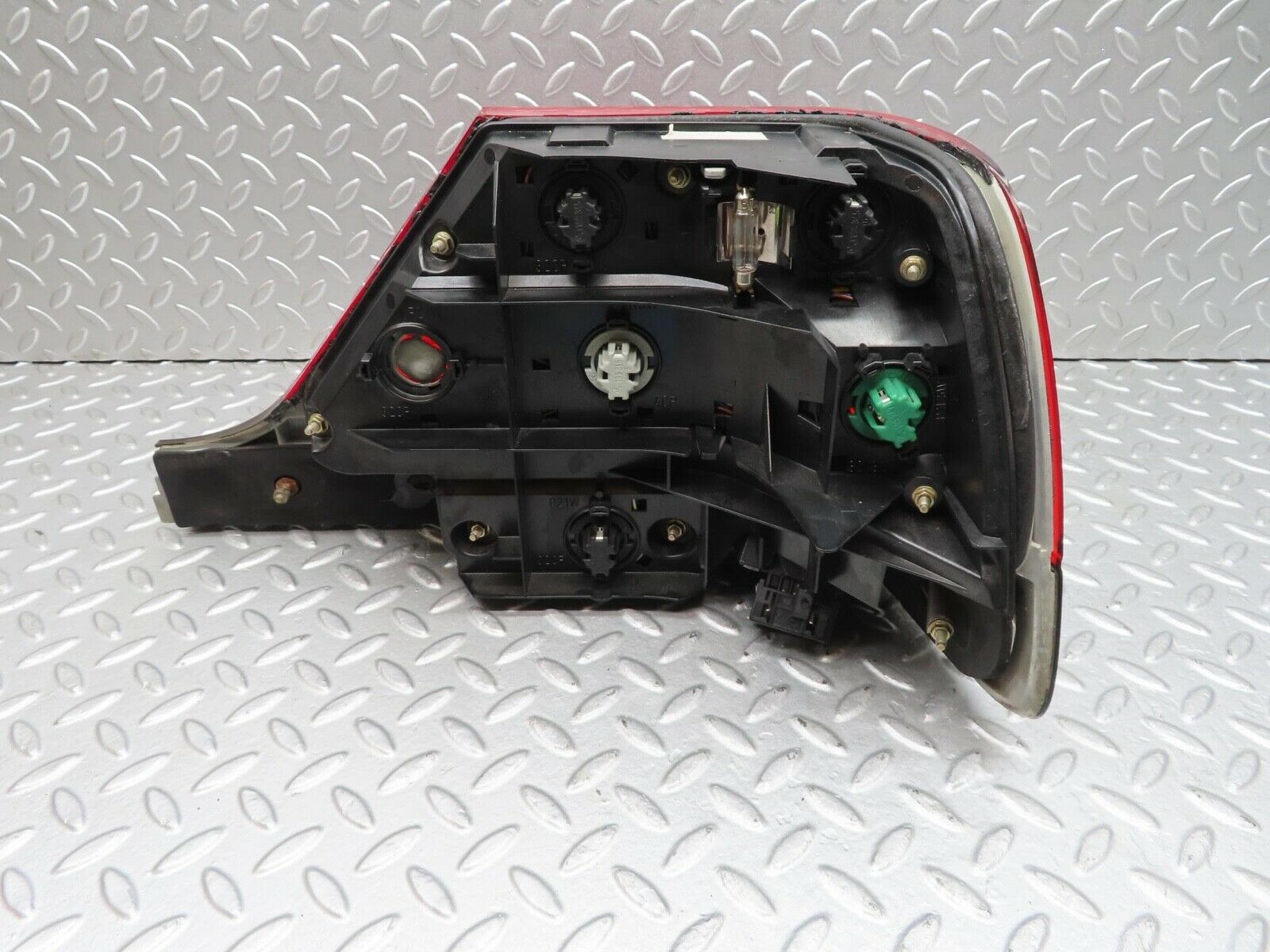 14914 Mercedes-Benz W140 S320 Tail Light Left Side