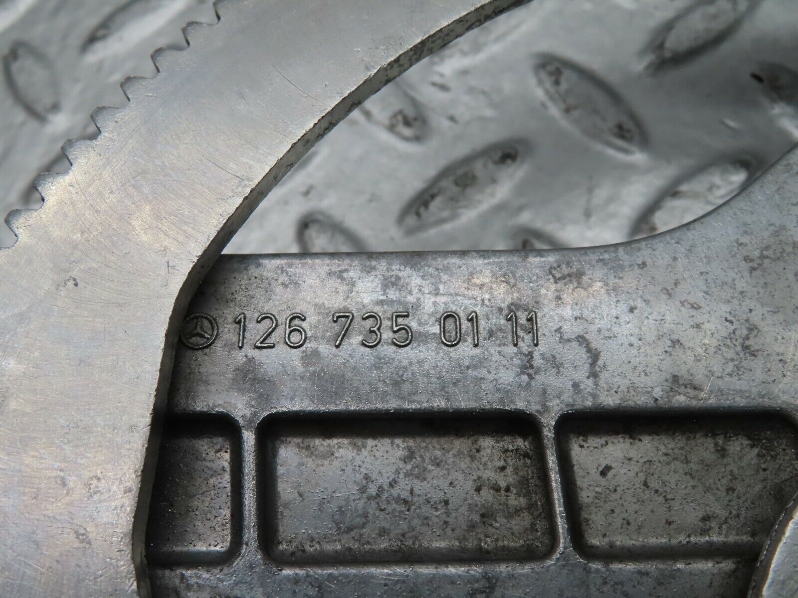 21437 Mercedes-Benz W126 300SE Rear Left Door Window Regulator 1267350111