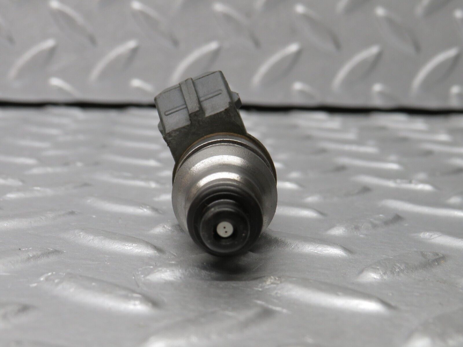 39424 Mercedes-Benz R129 320SL Coupe Fuel Injector Bosch 0000787323 0280155209