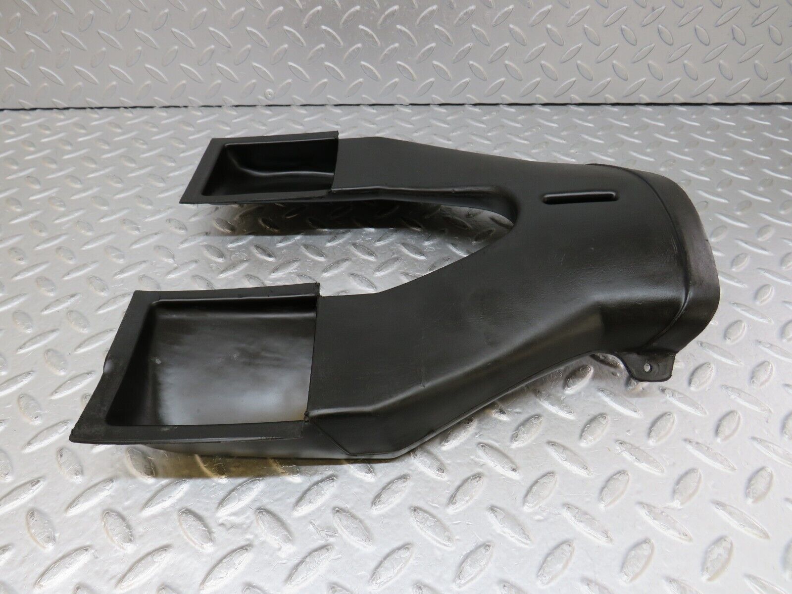 35833 Mercedes-Benz W108 Floor Air Vent Duct