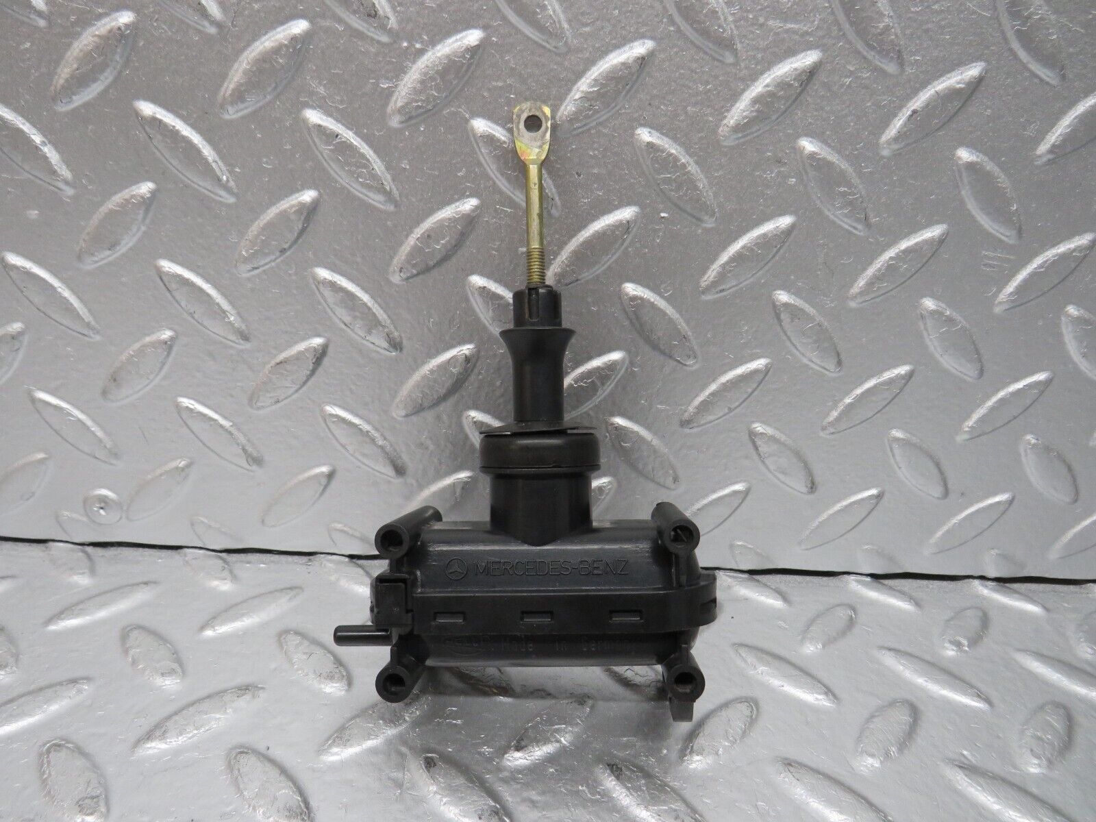 32449 Mercedes-Benz S124 300TE Wagon Door Lock Vacuum Actuator Rear Left