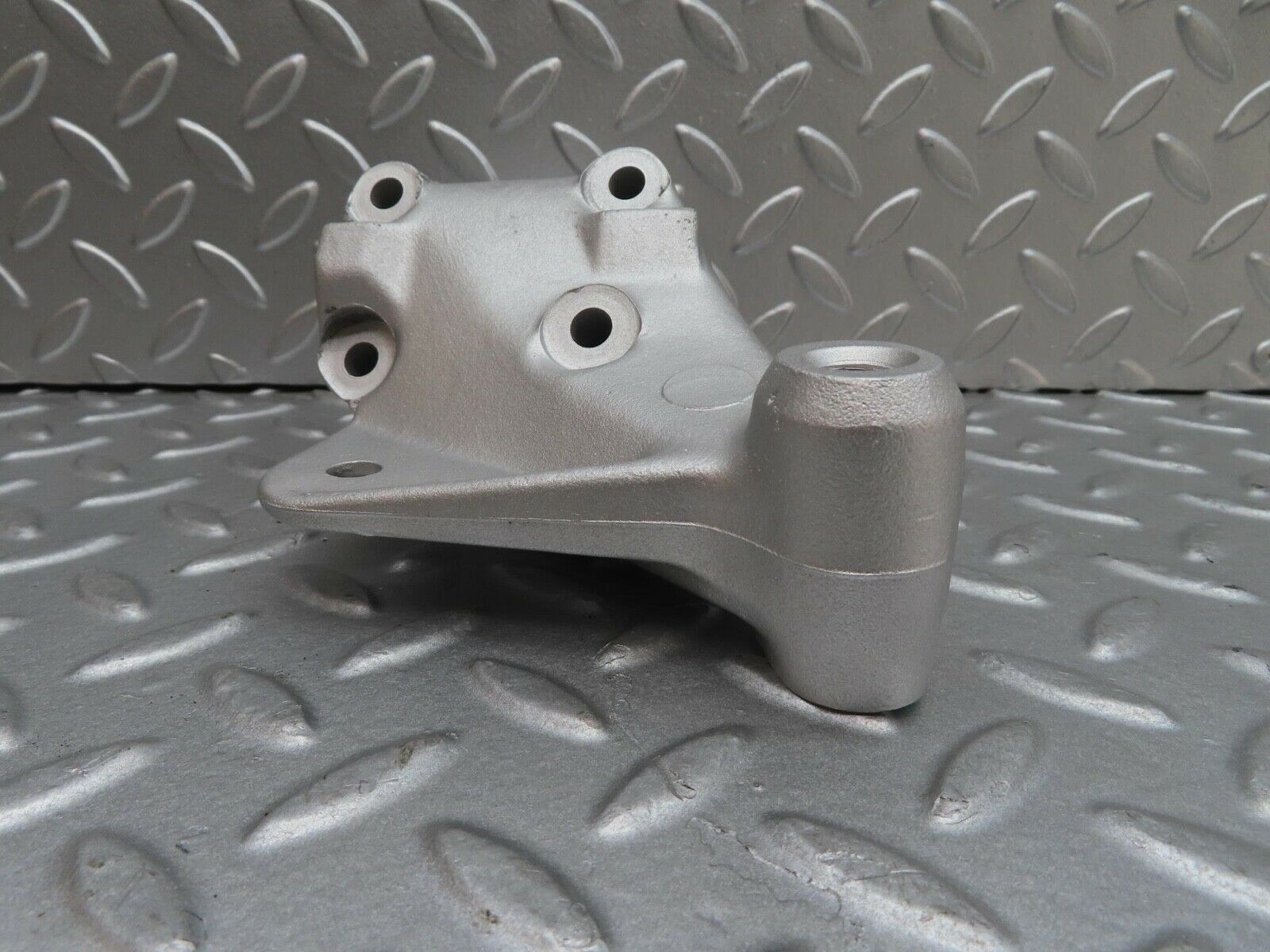 14364 Mercedes-Benz W116 350SE Engine Mount Bracket Left Side 1162232904