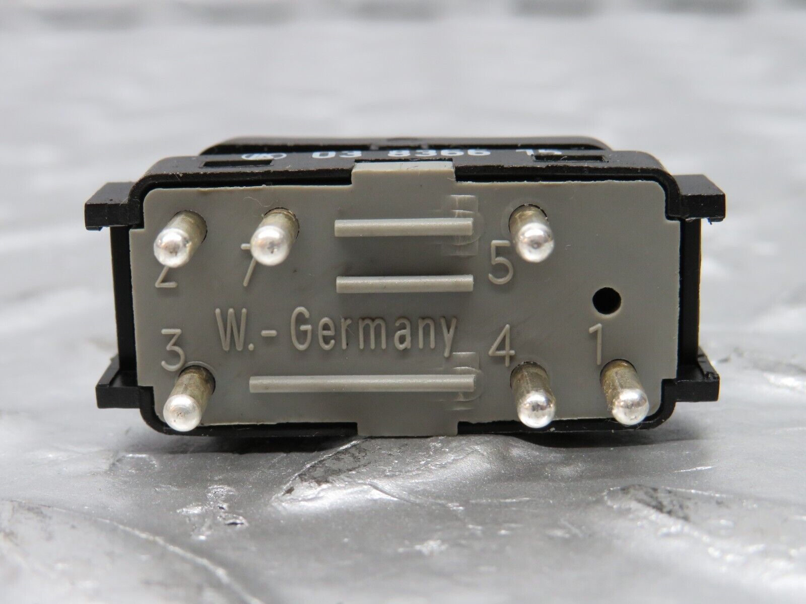 31379 Mercedes-Benz S124 220TE Wagon Tailgate Window Washer Switch 1248210051