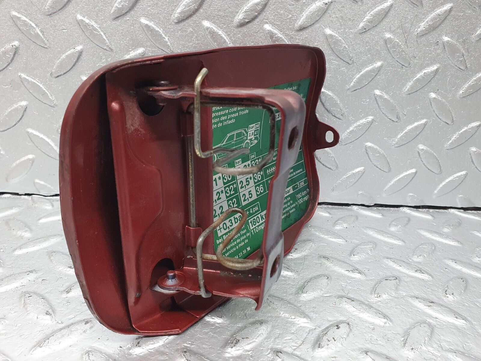 41001 Mercedes-Benz W126 300SE Fuel Tank Flap Cap 1265842539