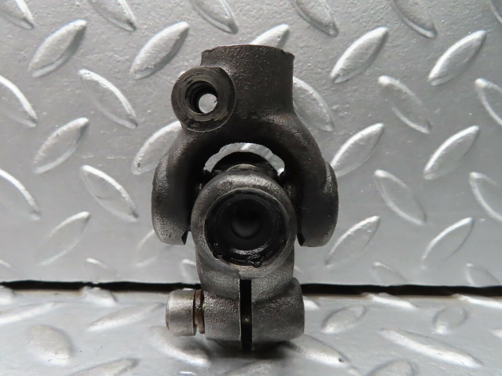 20933 Mercedes-Benz W114 250CE Coupe Steering Column Joint