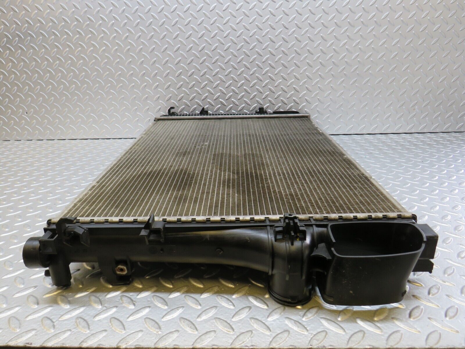 35118 Mercedes-Benz W221 Engine Coolant Radiator Valeo 2215000203