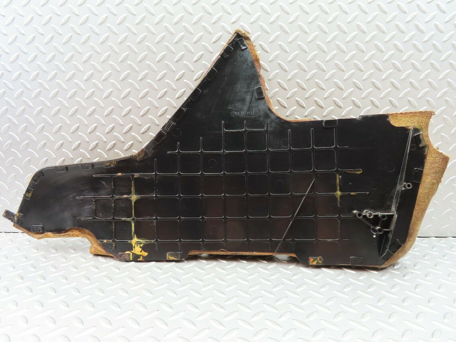 6324 Mercedes-Benz W126 380SE Centre Console Carpet Left Side Palomino