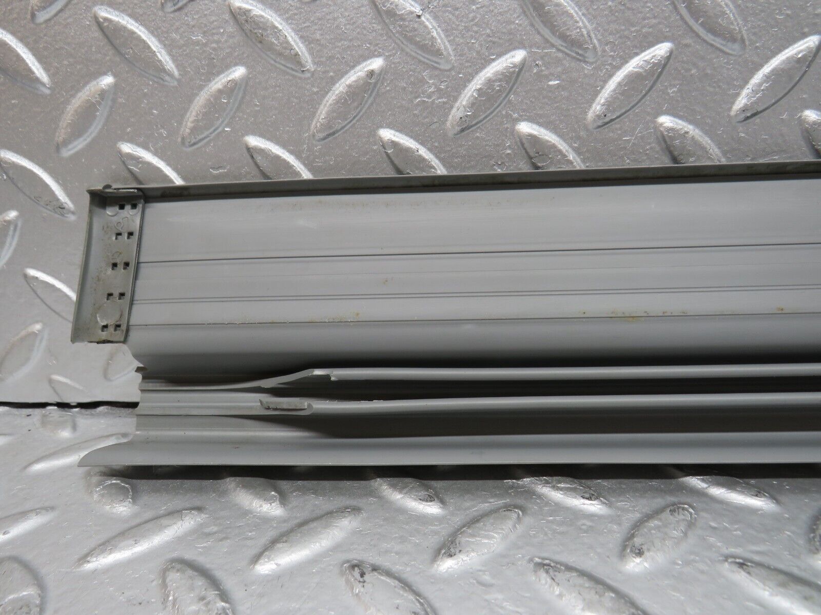 31208 Mercedes-Benz S124 220TE Wagon Rear Right Door Sill Trim