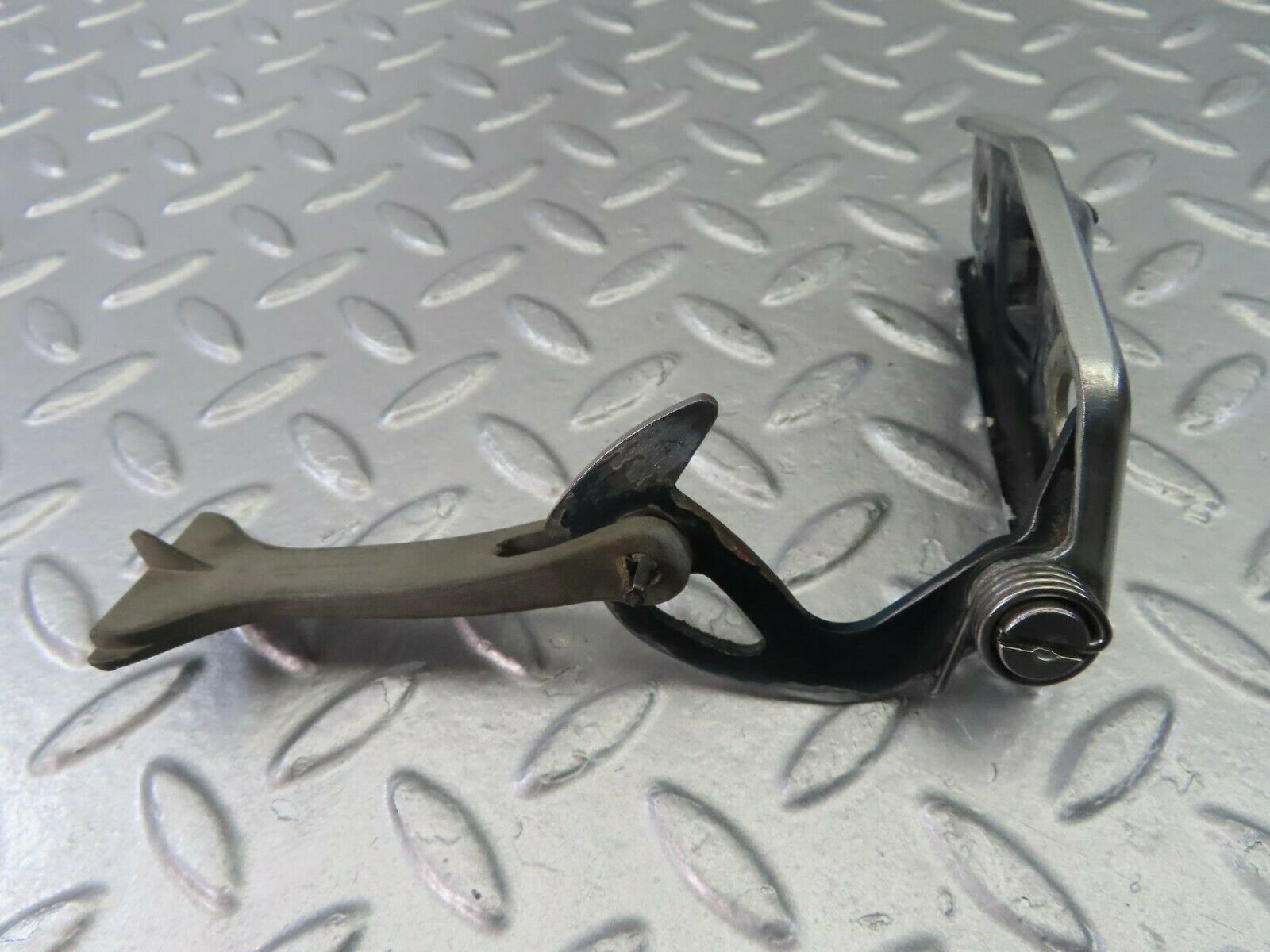 10528 Mercedes-Benz W201 190E Bonnet Safety Catch 2018800560