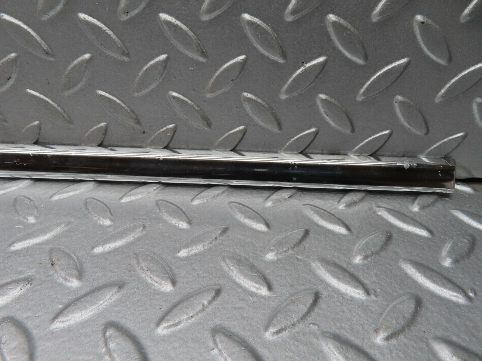 18141 Mercedes-Benz W123 200 Rear Right Door Chrome Moulding Trim