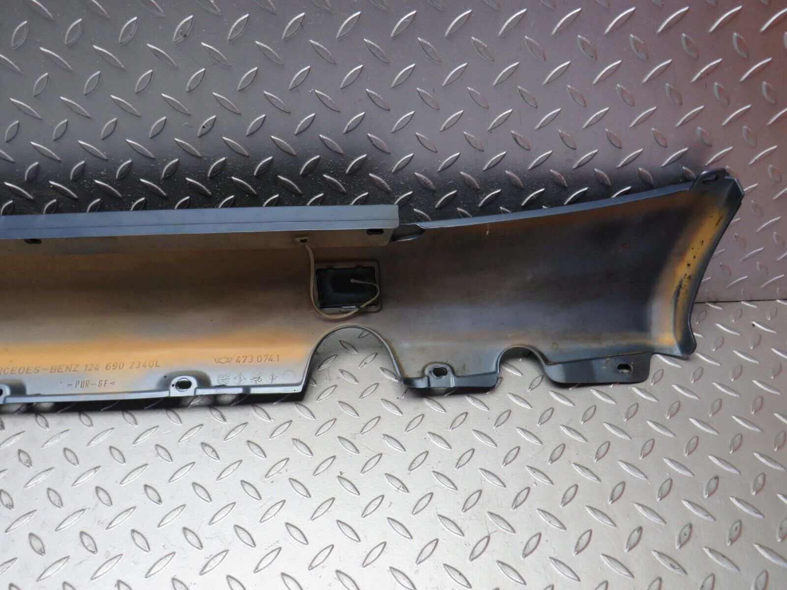 31917 Mercedes-Benz S124 220TE Wagon Side Skirt Left Side 1246902340