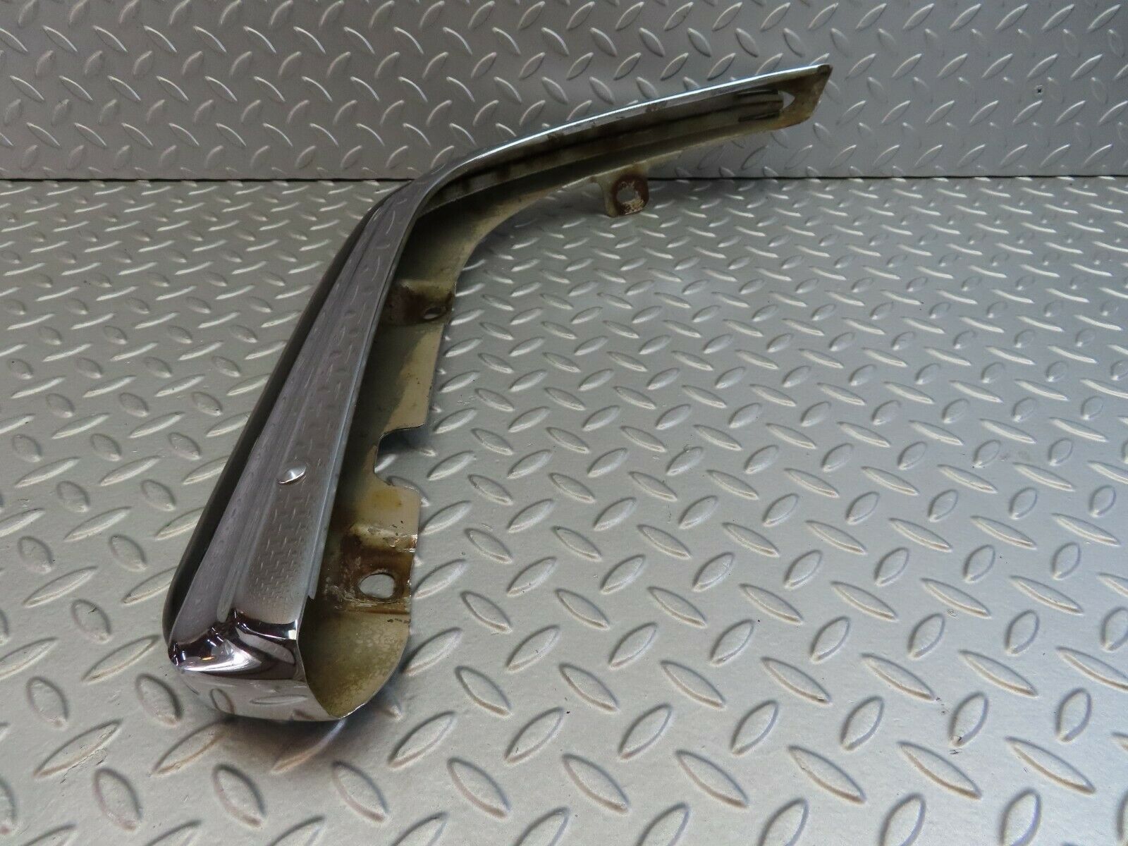 7326 Mercedes-Benz W116 450SE Front Right Upper Bumper Chrome