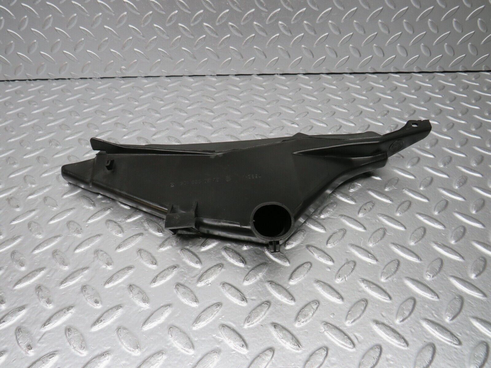 30807 Mercedes-Benz W201 190E 2.0L Front Right Rain Gutter Drain Channel 2016280273