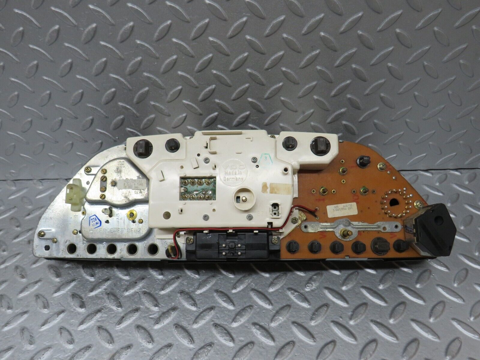 36303 Mercedes-Benz W126 420SE Instrument Cluster 1265424760 1265424760