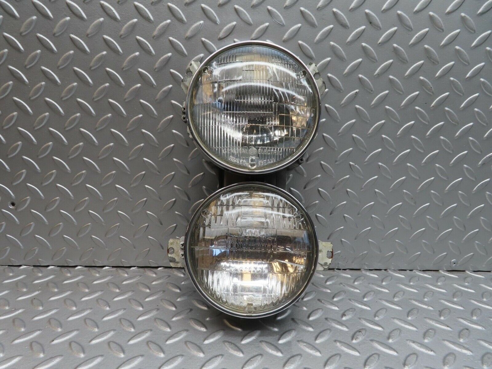 12655 Mercedes-Benz W111 220SE Headlight Left/Right 0302350004