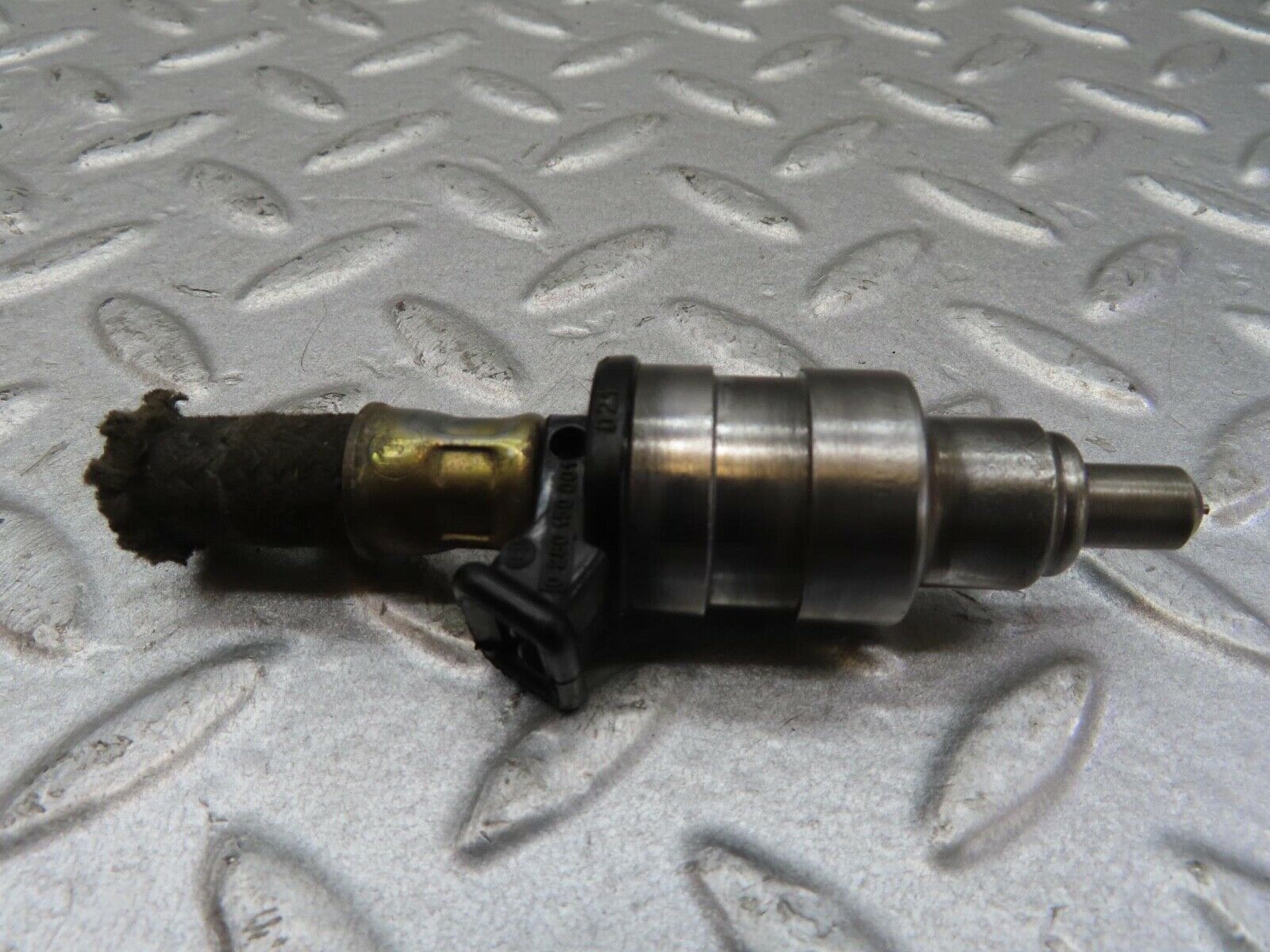 13340 Mercedes-Benz W116 350SE Fuel Injector Bosch 0280150001
