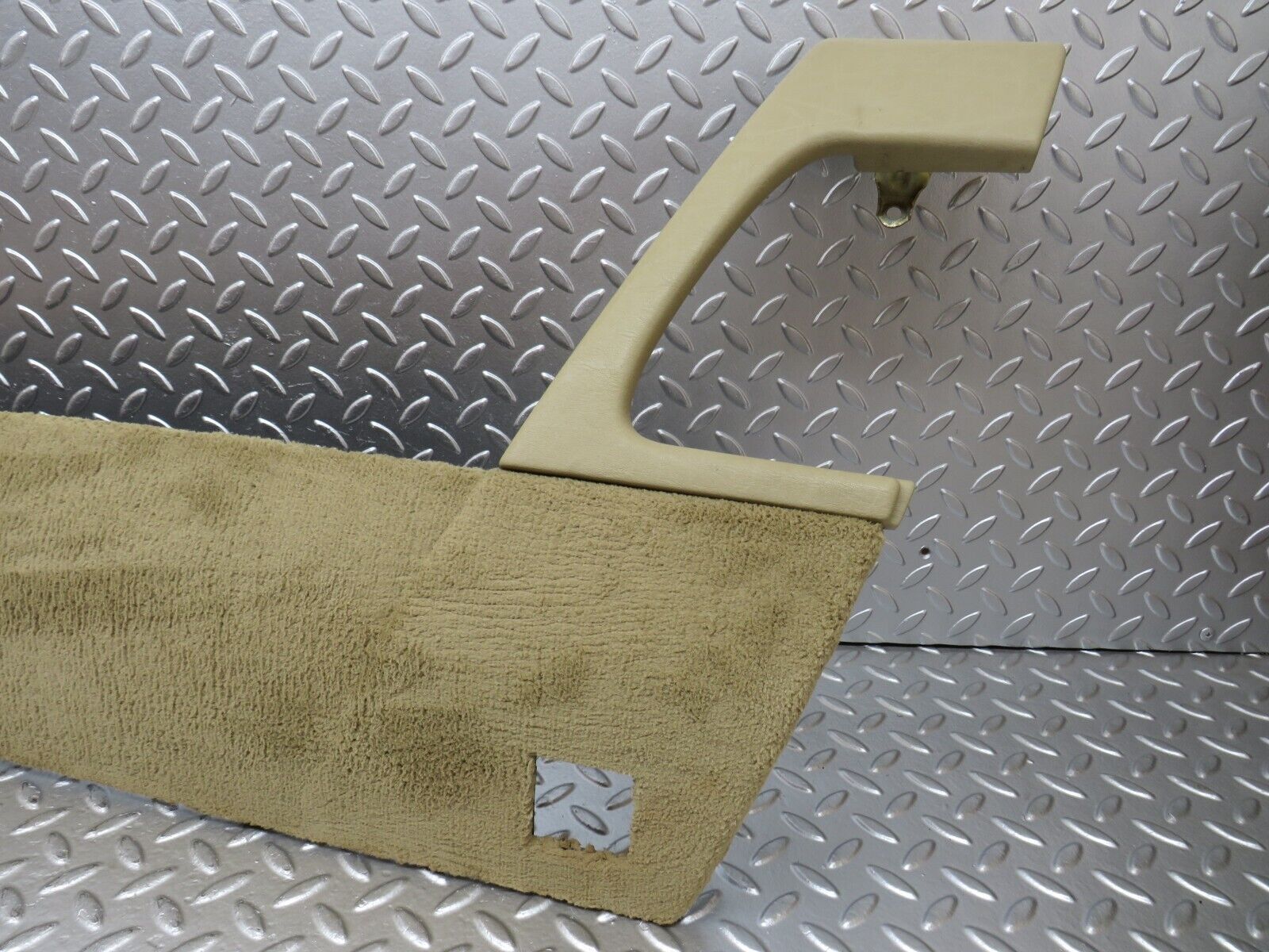 25102 Mercedes-Benz R129 Front Left Door Handle Panel Beige 1298100154