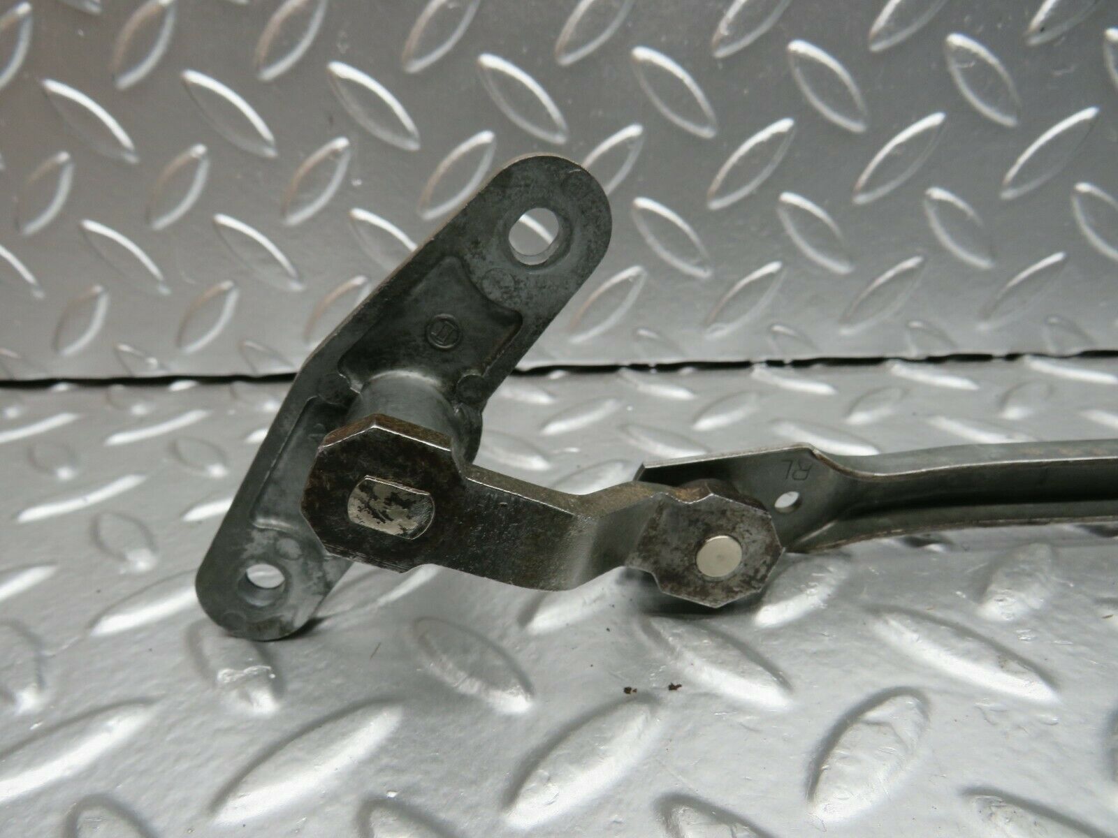 24117 Mercedes-Benz W123 280E Windscreen Wiper Linkage