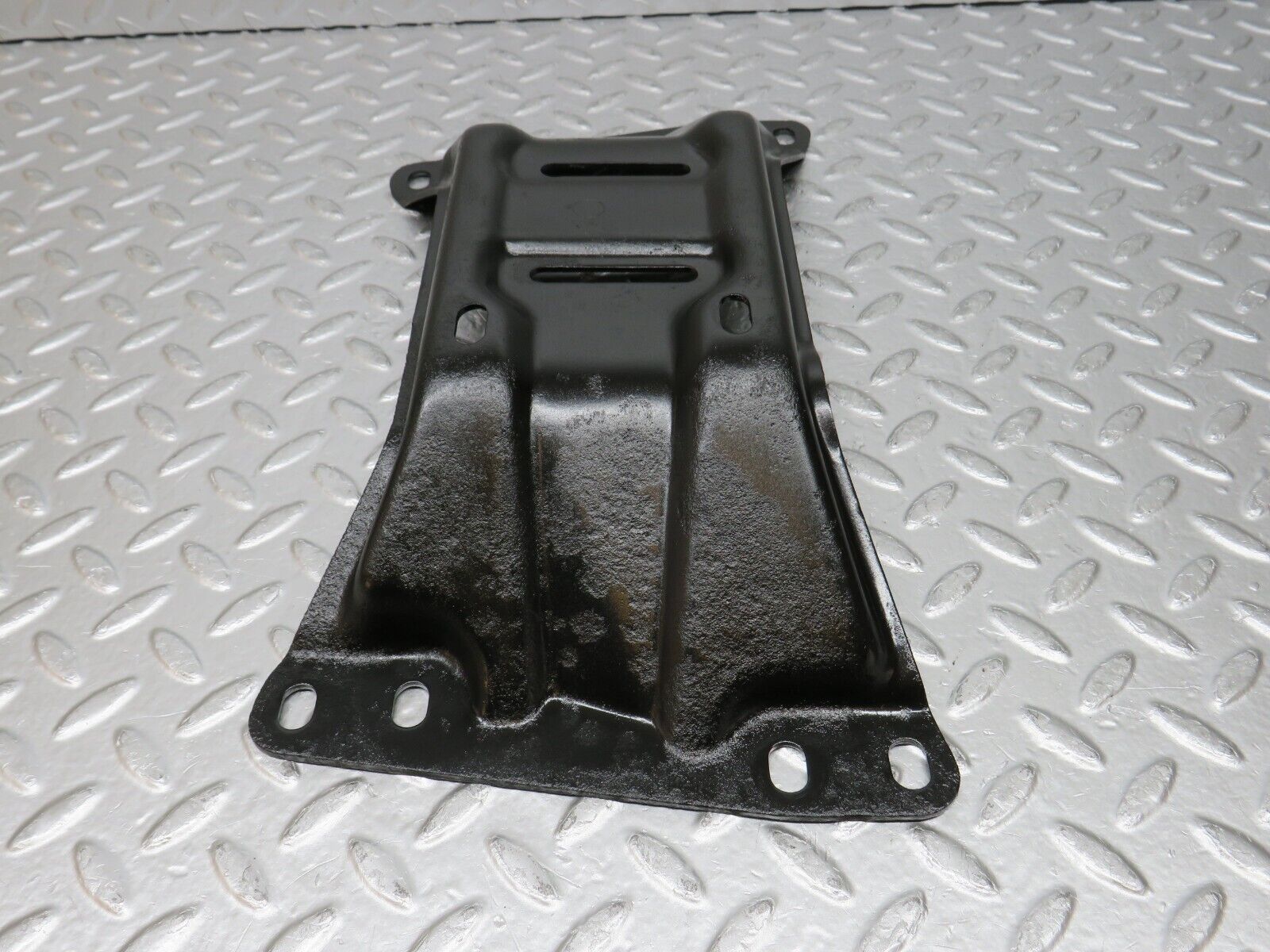 0051 Mercedes-Benz W116 350SE Gearbox Mount Bracket