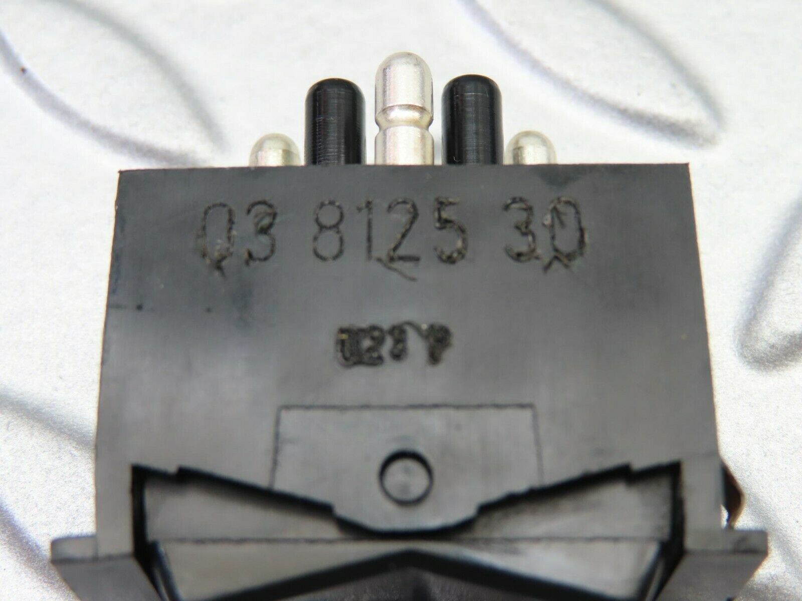 6951 Mercedes-Benz C107 350SLC Coupe Sunroof Switch 03812530