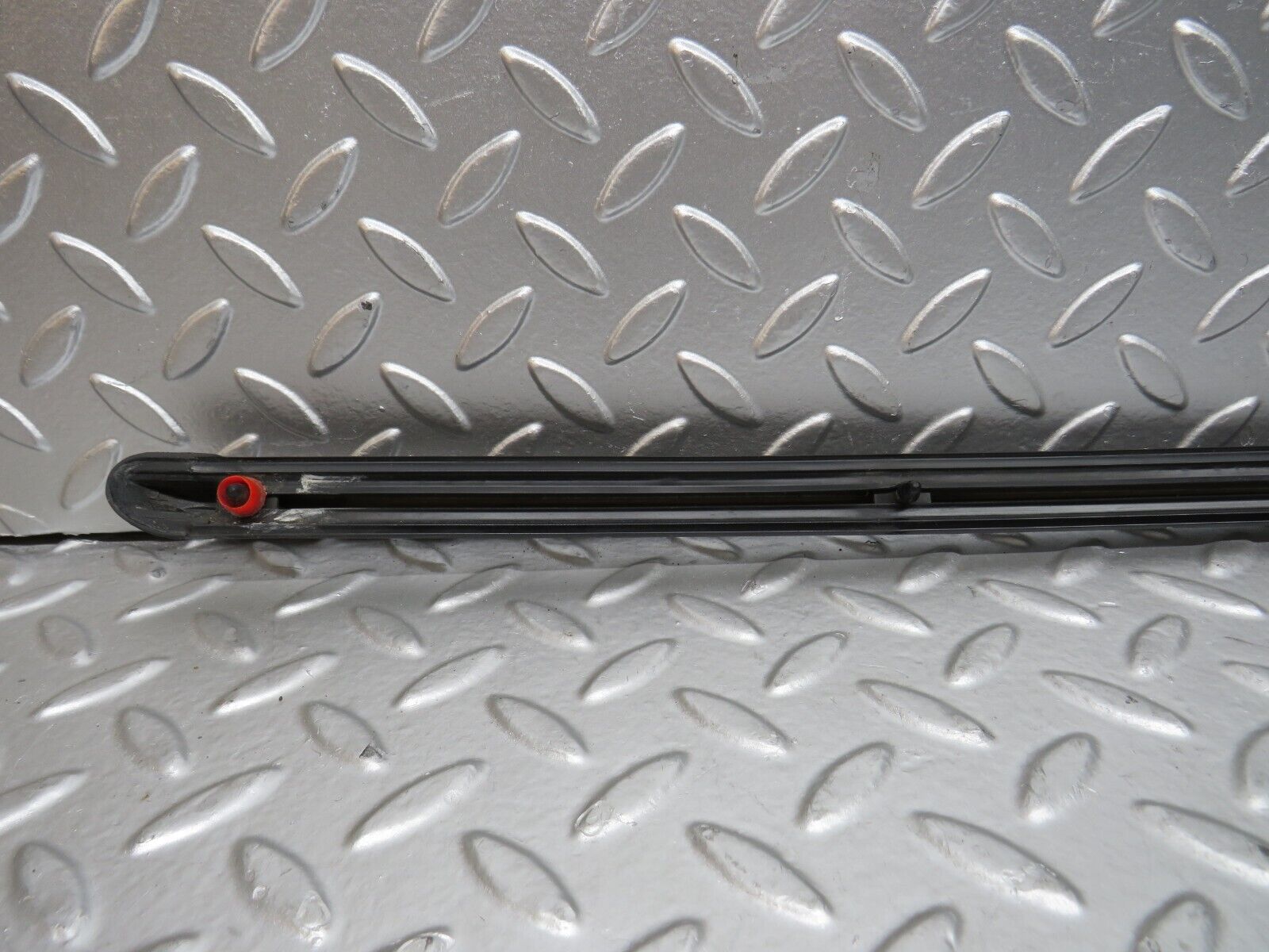 28619 Mercedes-Benz W123 280E Front Left Fender Wing Centre Moulding Trim