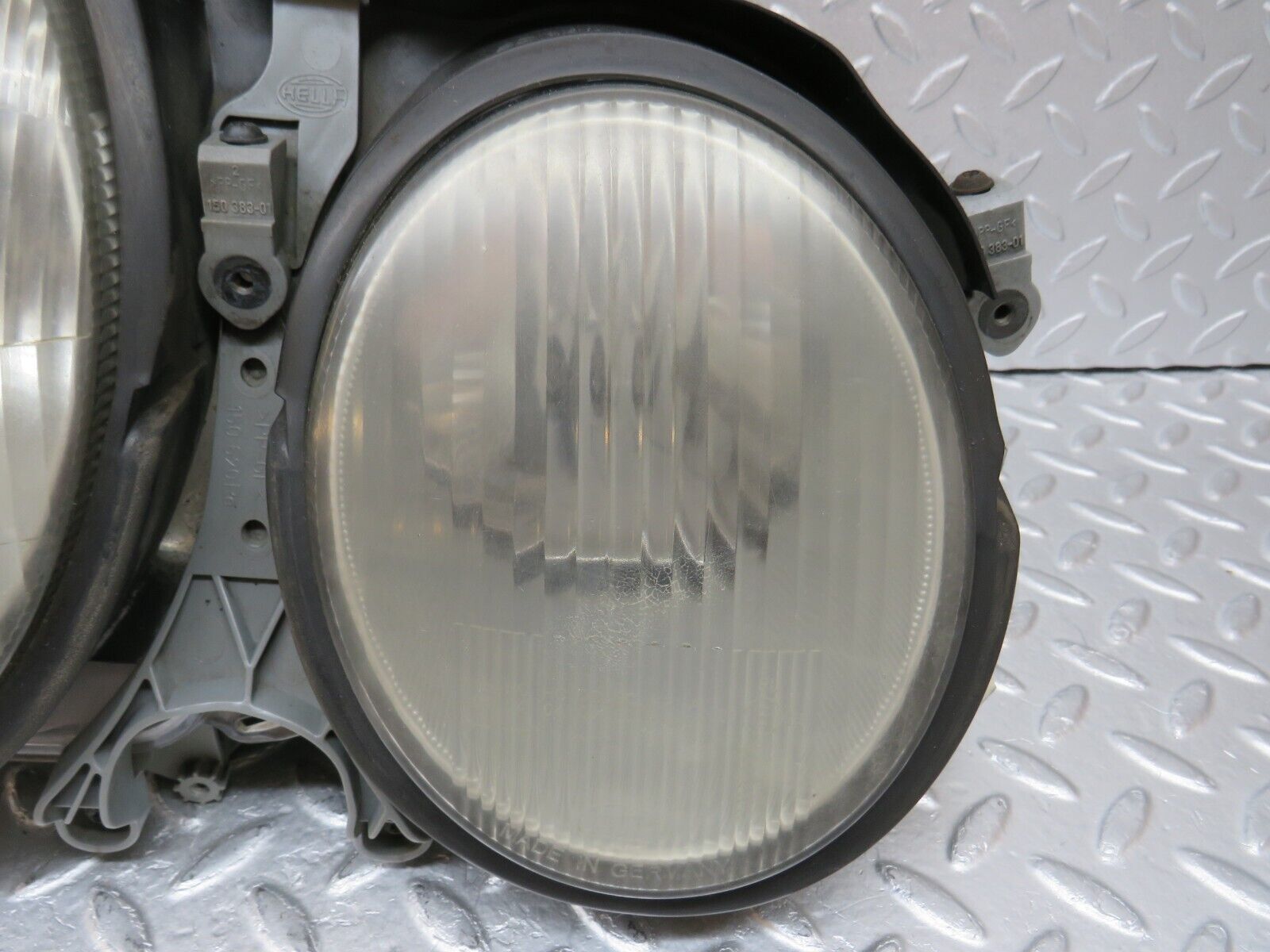 34848 Mercedes-Benz W210 320E Headlight Hella Right Side 15060800 2088000175