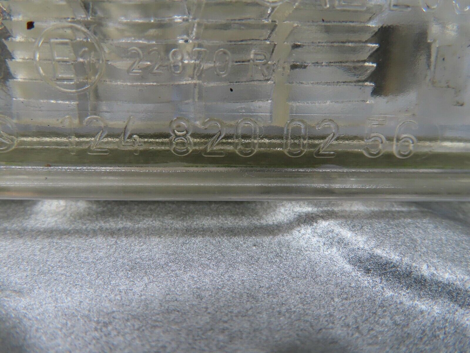 16471 Mercedes-Benz W124 260E number Plate Light Pair 1248200256